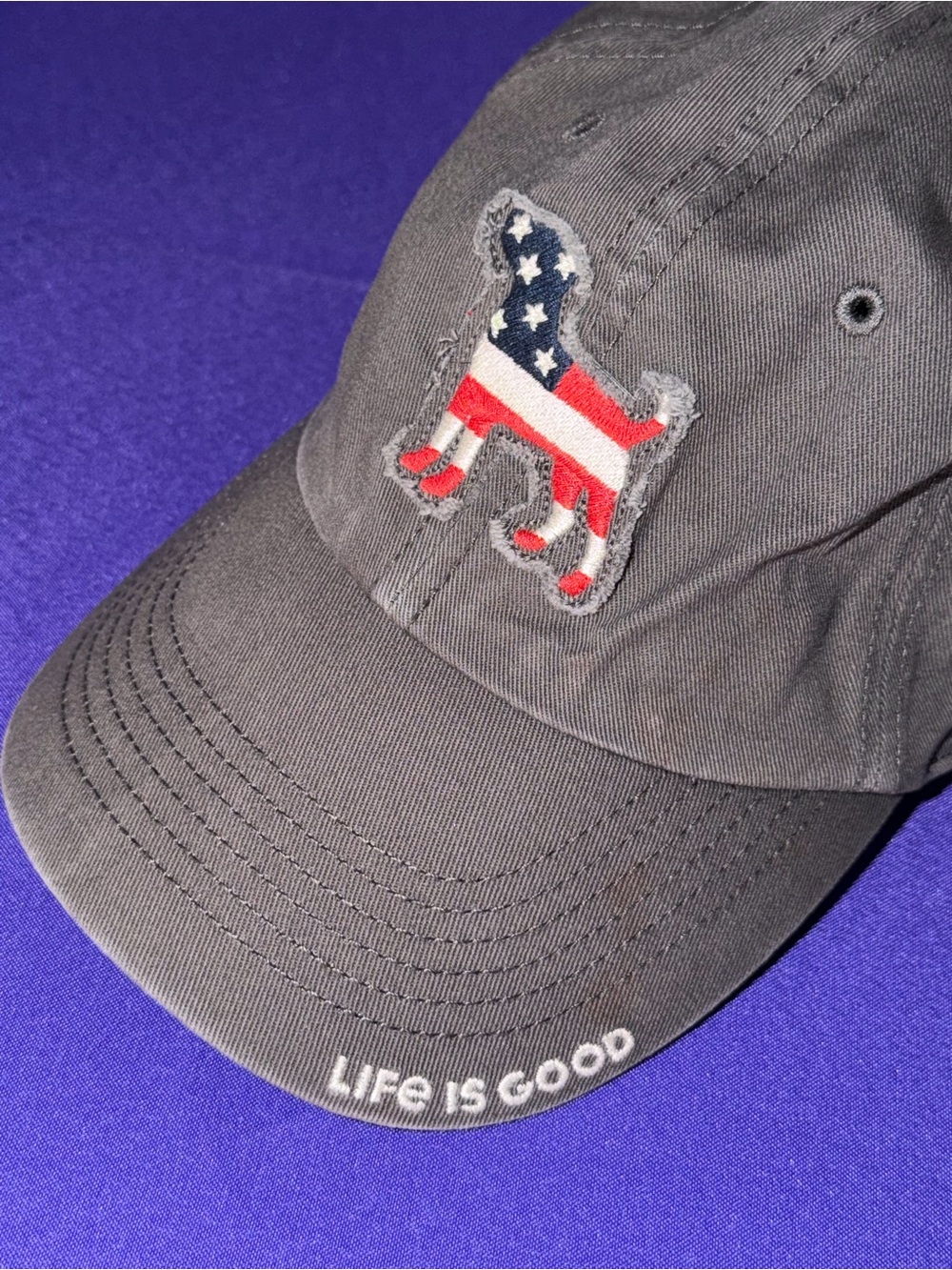 NWOT Life Is Good Gray Adult Baseball Cap with American Flag Dog Patch - Picture 2 of 4